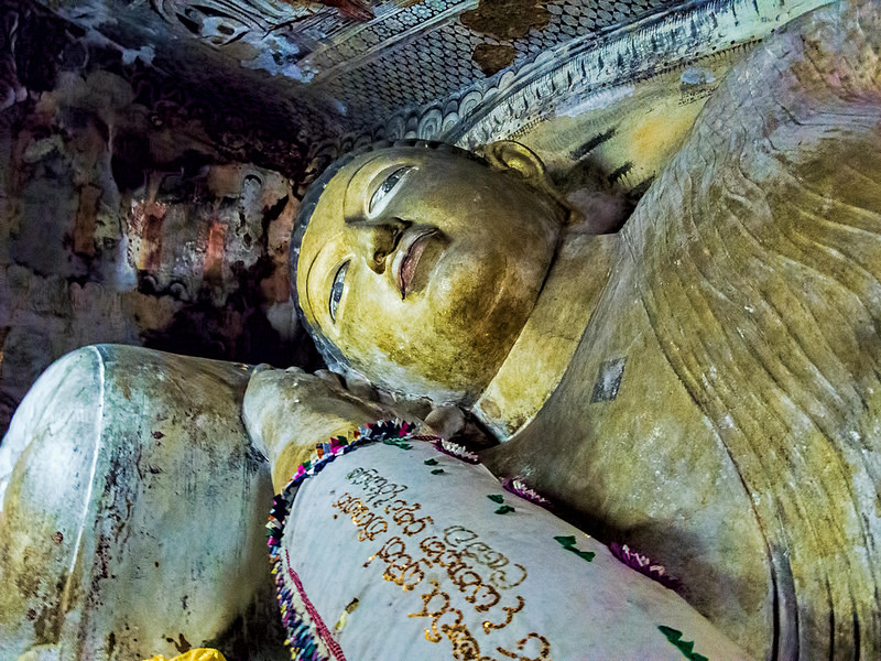 ランギリ・ダンブッラの石窟寺院の画像1