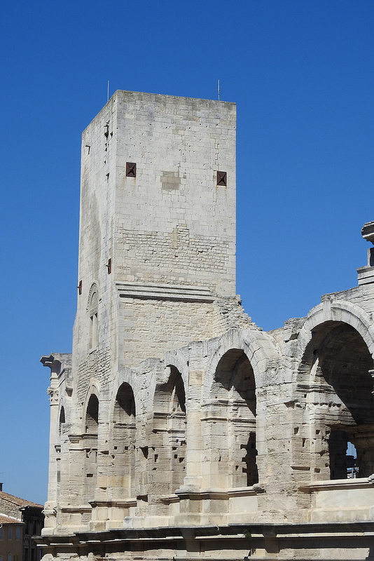 アルルのローマ遺跡とロマネスク建築の画像8