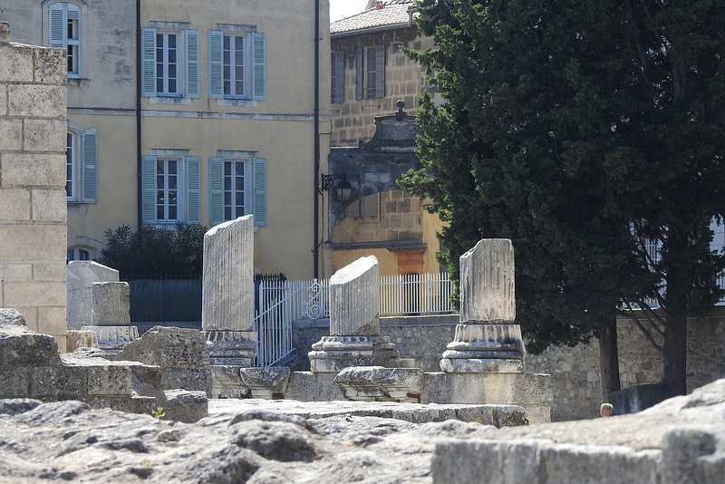 アルルのローマ遺跡とロマネスク建築の画像10