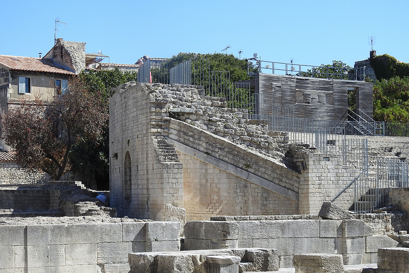 アルルのローマ遺跡とロマネスク建築の画像13