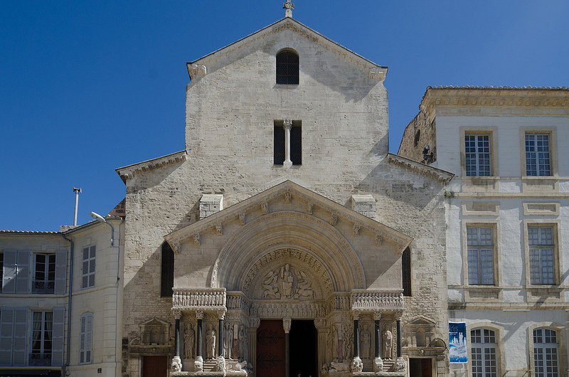 アルルのローマ遺跡とロマネスク建築の画像16