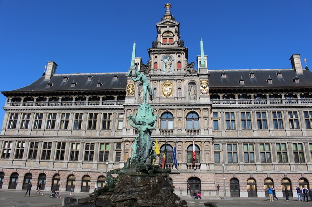 アントワープ市庁舎の画像1