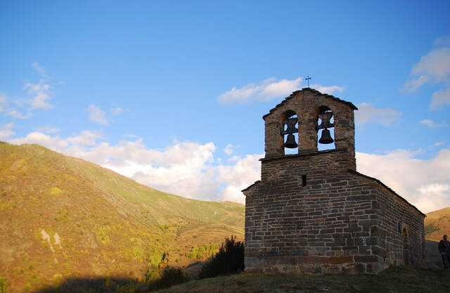 ボイ渓谷のカタルーニャ風ロマネスク様式教会群の画像6