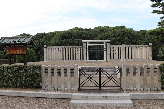 仲哀天皇陵古墳の画像1