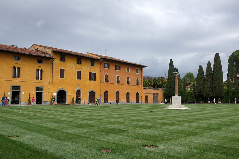 ピサのドゥオモ広場の画像4