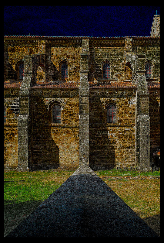 ヴェズレーの教会と丘の画像3