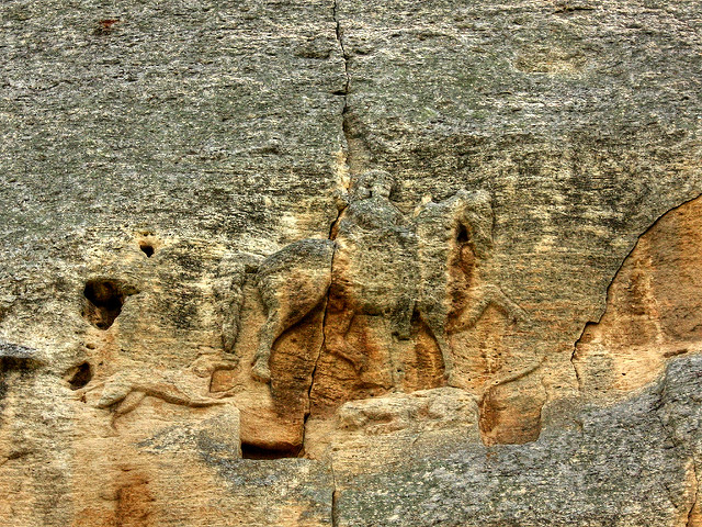 マダラの騎士像の画像2
