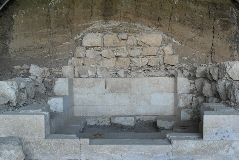 スヴェシュタリのトラキア人の墳墓の画像8