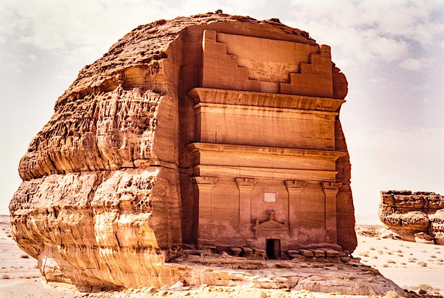 アル-ヒジュル古代遺跡(マダイン・サーレハ)の画像1