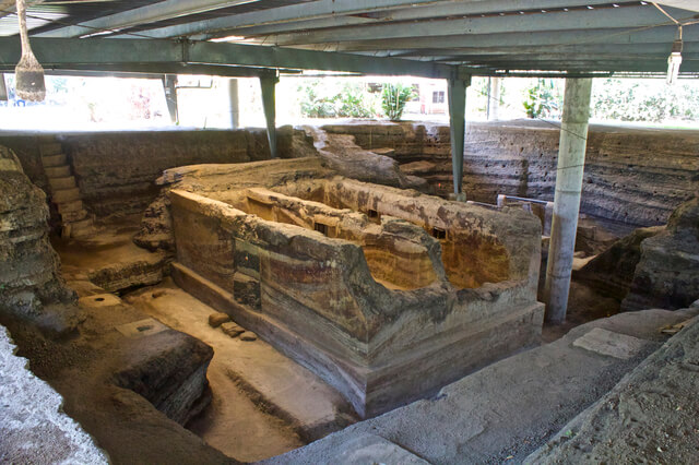 ホヤ・デ・セレンの古代遺跡の画像1