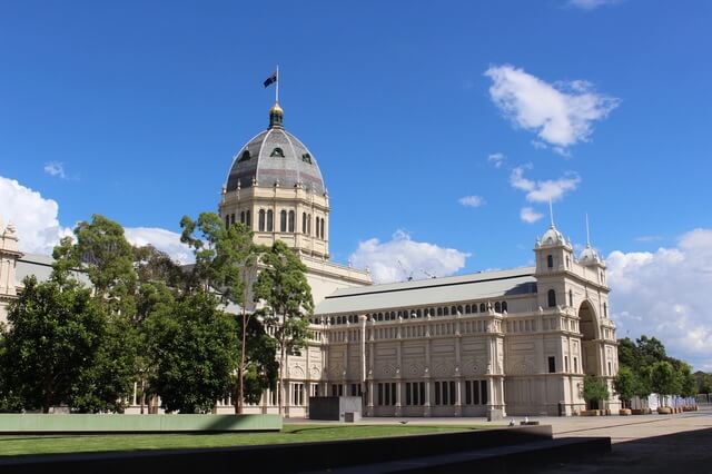 王立展示館とカールトン庭園の画像1