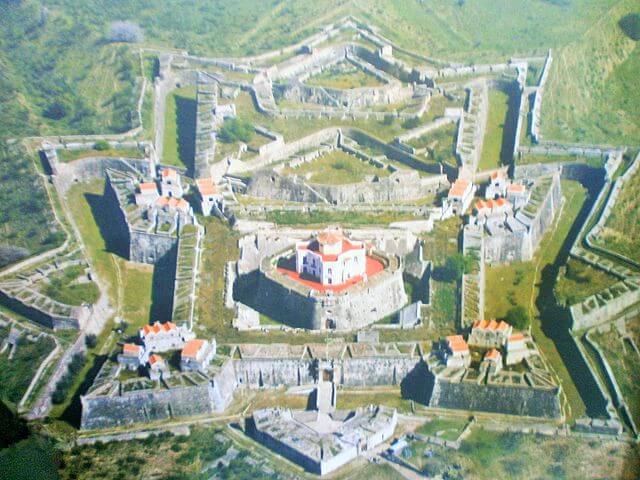 国境防備の町エルヴァスとその要塞群の画像2