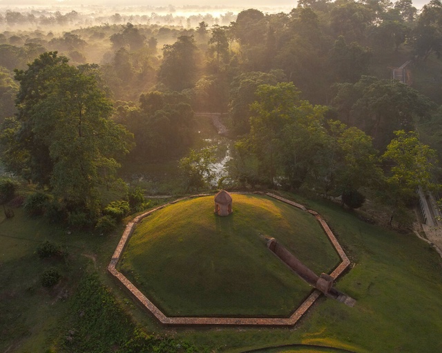 モイダム：アホム王朝の墳丘墓・埋葬システムの画像1
