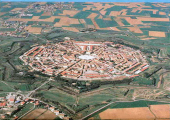 http://world-heritage.s3-website-ap-northeast-1.amazonaws.com/img/1501648533_Cinta_muraria_di_Palmanova(1).jpg